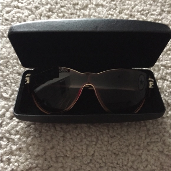 Versace Shades - Picture 2 of 4